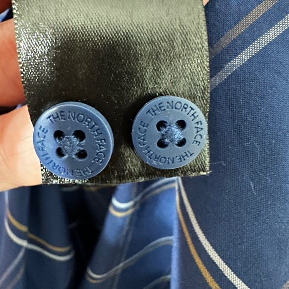 The North Face Shirt Mens Medium Blue Vented Back Button Up Long Roll Tab Sleeve - Picture 6 of 10